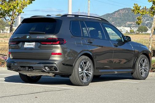 2026 BMW X7 M60i