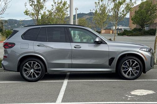 Gray Metallic 2026 BMW X5 xDrive40i