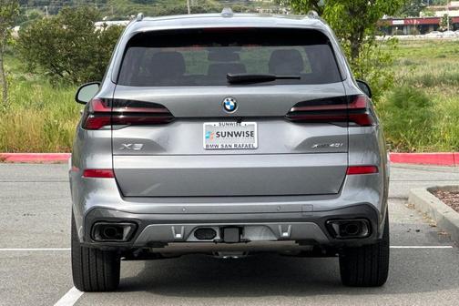 Gray Metallic 2026 BMW X5 xDrive40i