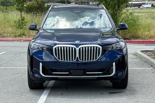 Tanzanite Blue II Metallic 2026 BMW X5 PHEV xDrive50e