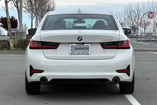 2022 BMW 330 i