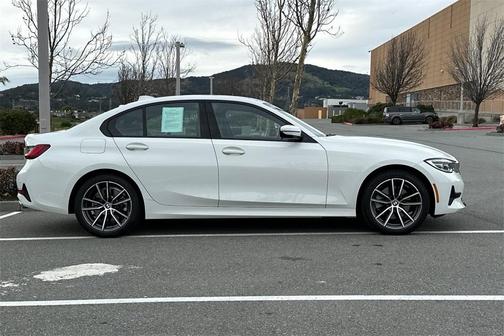 2022 BMW 330 i