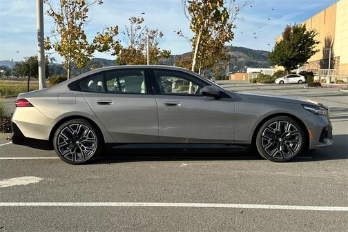 2026 BMW i5 eDrive40