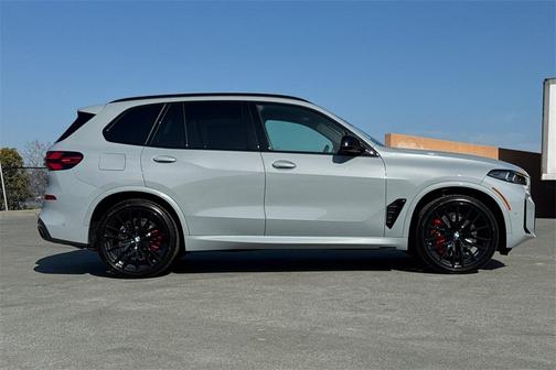 2026 BMW X5 M60i