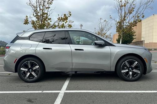 2026 BMW iX xDrive45