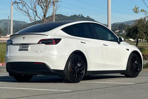 Pearl White Multi 2021 Tesla Model Y Performance