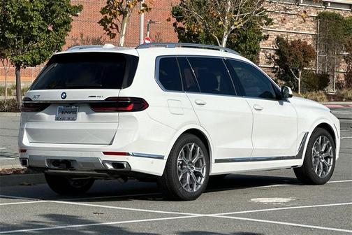 2026 BMW X7 xDrive40i