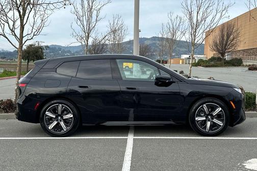 2026 BMW iX xDrive60