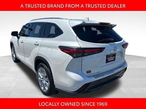 Blizzard Pearl 2021 Toyota Highlander Limited