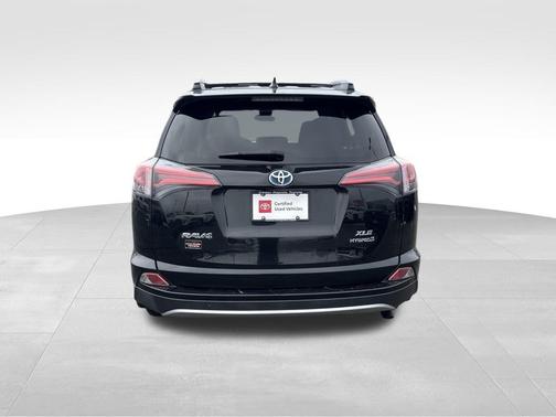 2017 Toyota RAV4 Hybrid SE