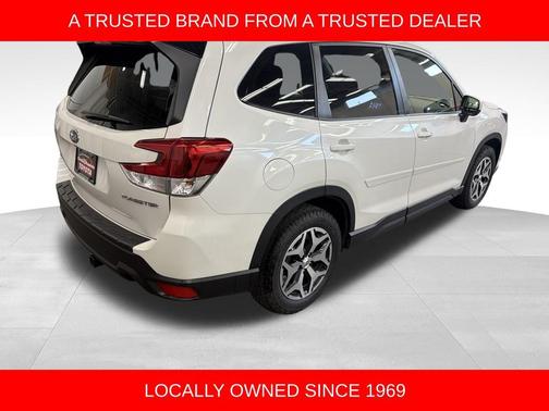 2024 Subaru Forester Premium