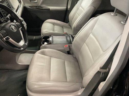 2019 Toyota Sienna XLE Premium