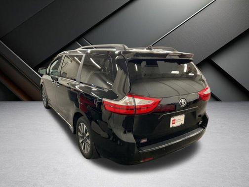 2019 Toyota Sienna XLE Premium