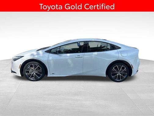 Pearl 2024 Toyota Prius XLE