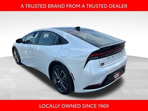 Pearl 2024 Toyota Prius XLE
