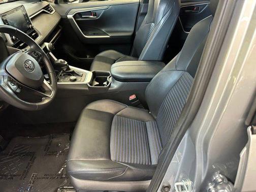2019 Toyota RAV4 Hybrid SE