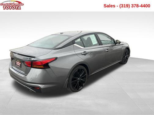 2022 Nissan Altima SR FWD