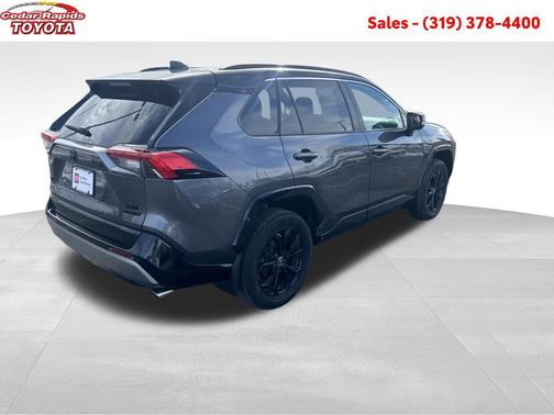 2022 Toyota RAV4 Hybrid SE