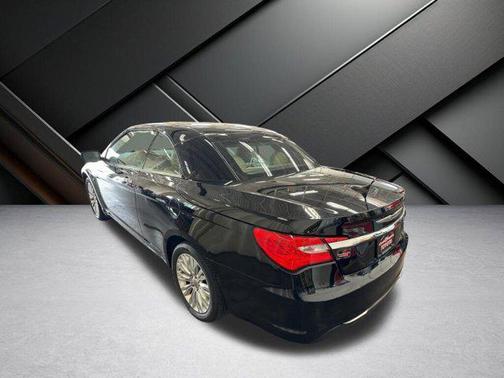 2011 Chrysler 200 Limited