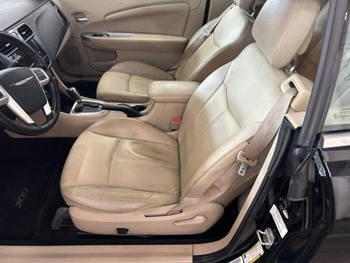 2011 Chrysler 200 Limited