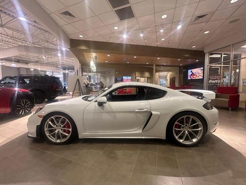 2022 Porsche 718 Cayman GT4