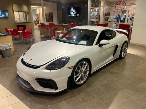 2022 Porsche 718 Cayman GT4