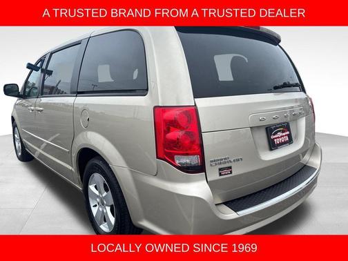Cashmere Pearl 2013 Dodge Grand Caravan SE