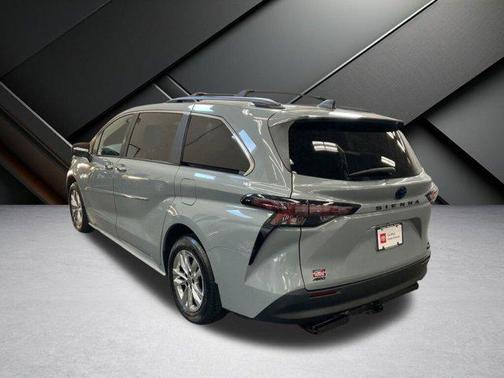 2023 Toyota Sienna Woodland Edition