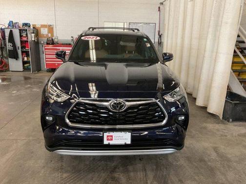 2021 Toyota Highlander Platinum