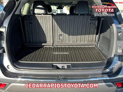 2021 Toyota Highlander Hybrid Platinum