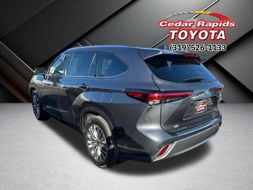 2021 Toyota Highlander Hybrid Platinum