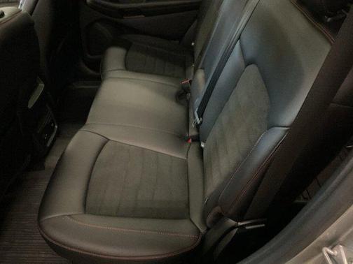 2022 Ford Edge ST Line