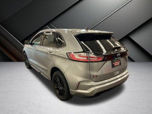 2022 Ford Edge ST Line