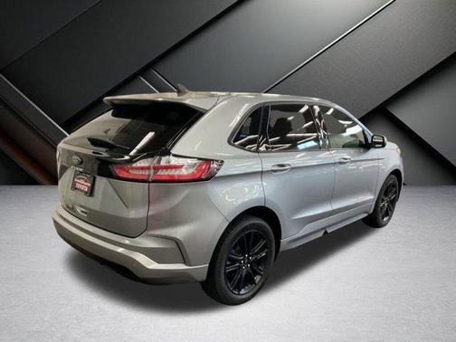 2022 Ford Edge ST Line