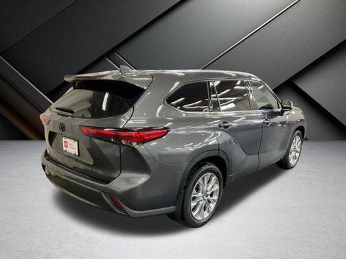 2022 Toyota Highlander Limited