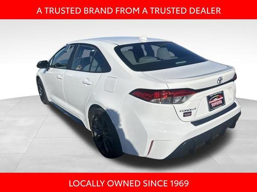 Ice Cap 2023 Toyota Corolla SE