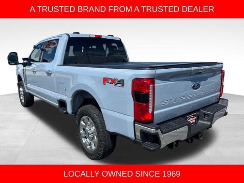 Glacier Gray Metallic Tri-Coat 2024 Ford F-250 Lariat
