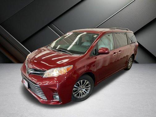 2020 Toyota Sienna XLE Premium