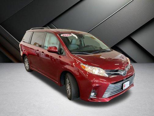 2020 Toyota Sienna XLE Premium