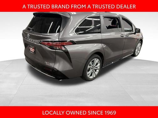 2021 Toyota Sienna Platinum 7 Passenger