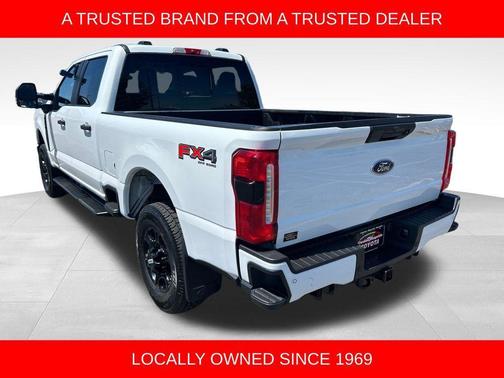Oxford White 2023 Ford F-250 XL