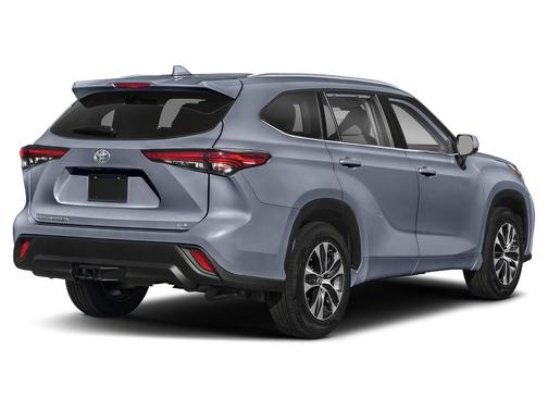 Moon Dust 2022 Toyota Highlander XLE