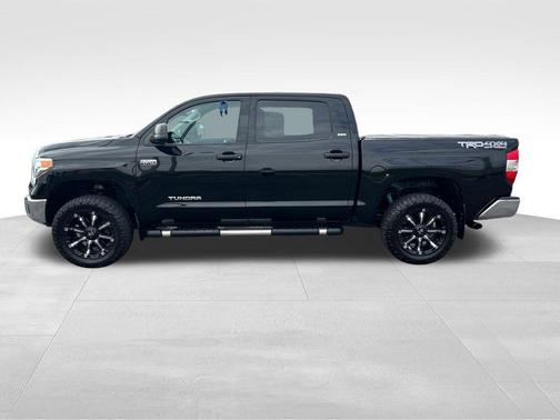 Black 2017 Toyota Tundra SR5