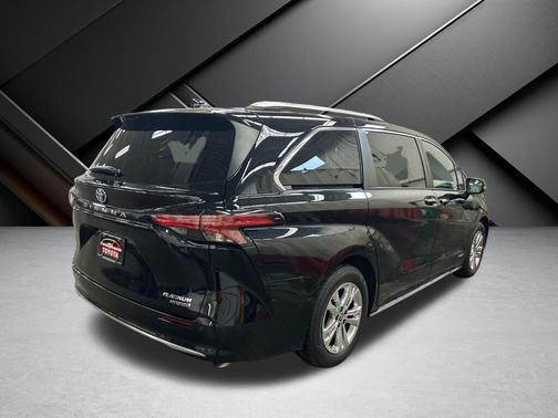 2021 Toyota Sienna Platinum