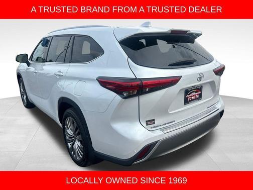 Wind Chill Pearl 2022 Toyota Highlander Platinum