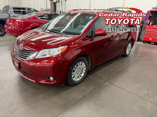 2011 Toyota Sienna XLE
