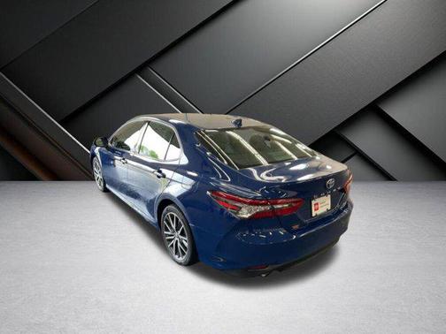 2023 Toyota Camry Hybrid XLE