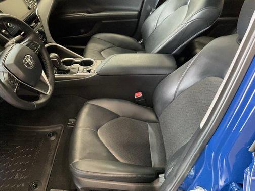 2023 Toyota Camry Hybrid XLE