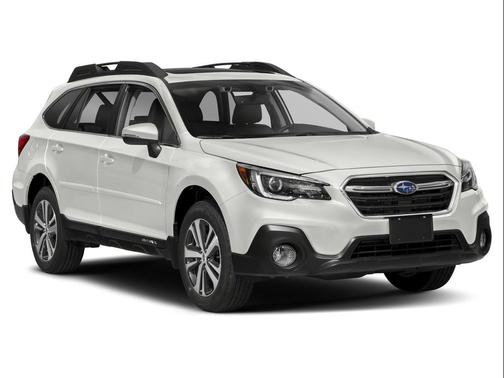 Crystal White Pearl 2018 Subaru Outback 2.5i Premium