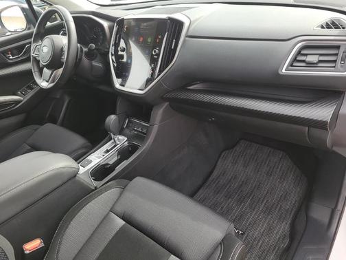 Crystal White Pearl 2025 Subaru Ascent Premium